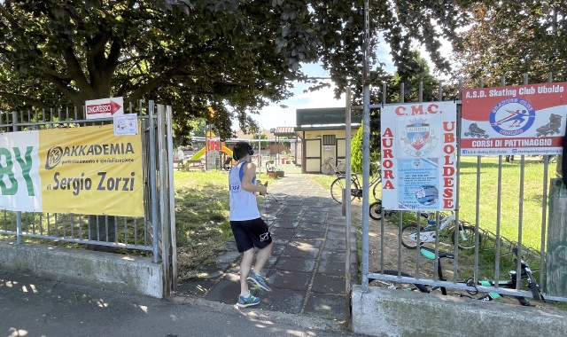 L’ingresso del centro sportivo di Uboldo gestito dalla società Rugbio: da alcuni mesi la struttura non ha pace (Foto Blitz)