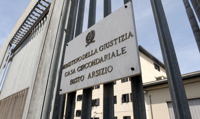 Molestie in carcere: medico a processo a Busto