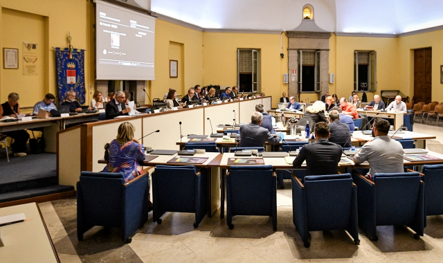 Rifiuti e Pnrr, Consiglio urgente a Busto Arsizio