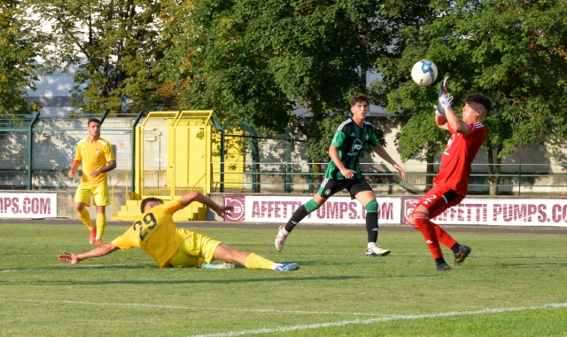 Una fase del match agostano tra Castellanzese e Pro Patria (foto Blitz)