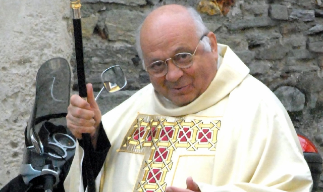 Arcisate piange l’ex parroco don Luigi Sacchi
