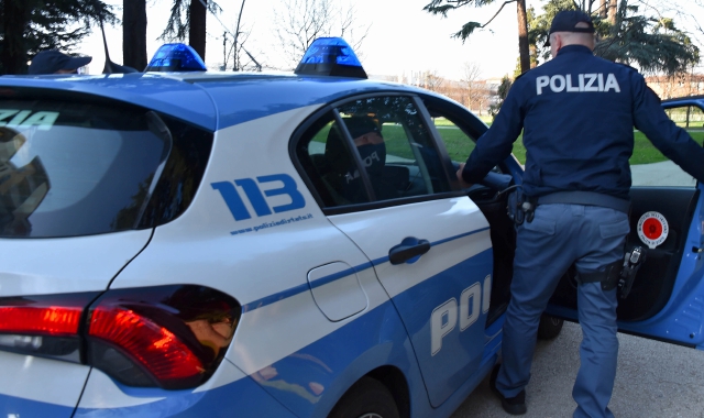 Sul posto era intervenuta una volante della Polizia (foto Archivio)