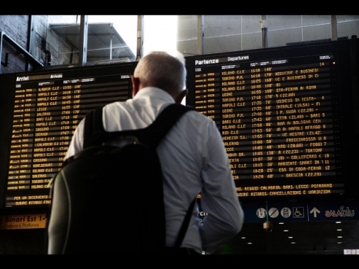 Circolazione dei treni sospesa a Roma Termini, trovato corpo