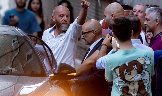 Giuliano Sangennaro mentre lascia il ministero della Cultura (foto Massimo Percossi/ANSA)