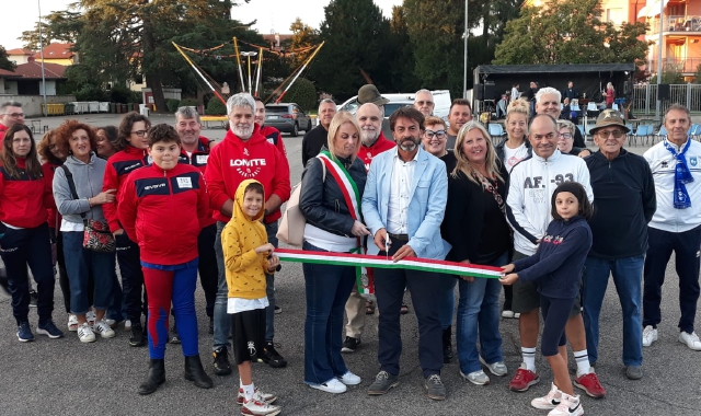 Il taglio del nastro del Lonate Sport Festival