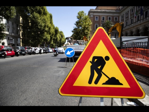 Maggioranza, rinviare a 2025 la patente a punti dei cantieri