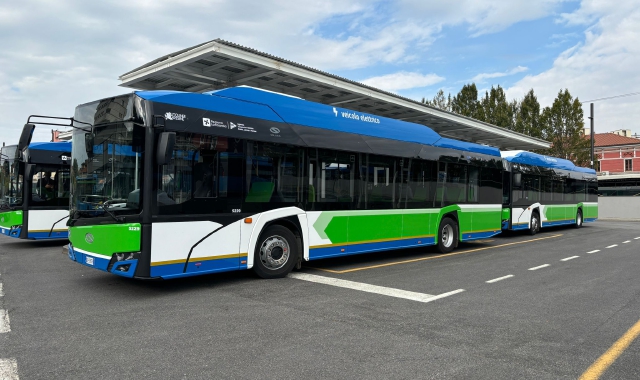 Presentati a Varese nove nuovi pullman elettrici (foto Blitz)