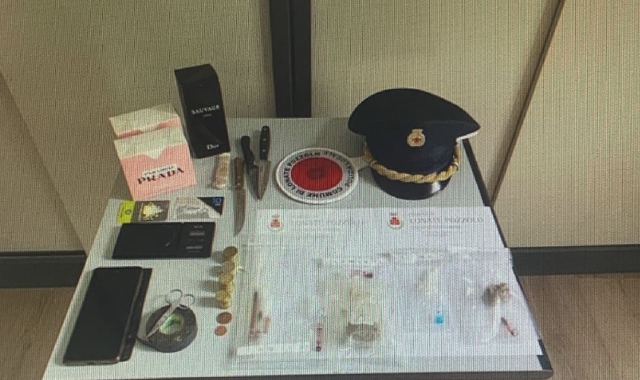 Il materiale sequestrato dalla polizia locale
