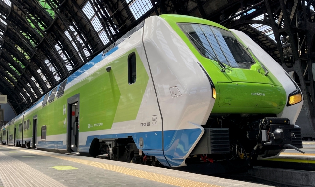 Un treno in servizio sulla linea in stazione Centrale a Milano
