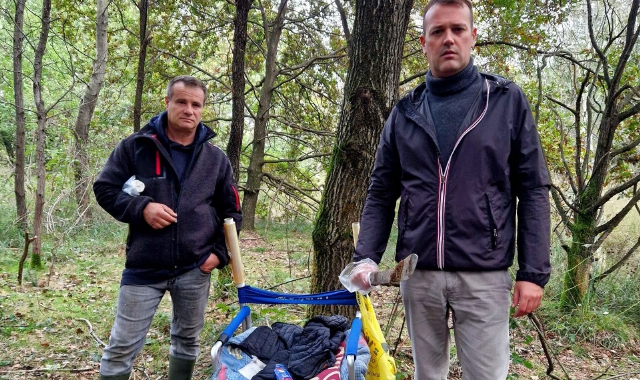 Nel bosco con un amico, invece dei funghi trova gli spacciatori