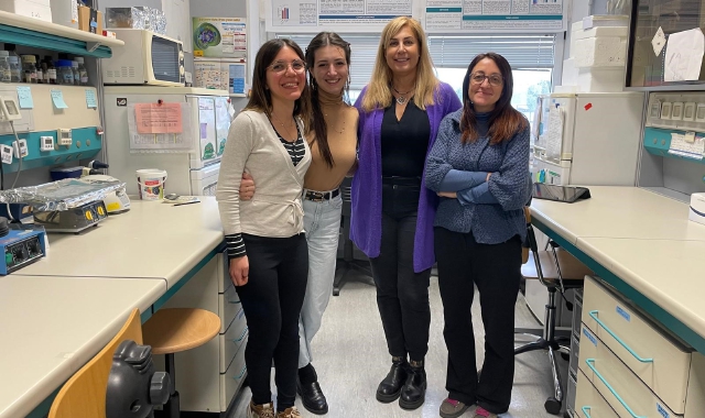 Una parte del team di ricerca sul microRNA, da sinistra: Priscilla Chiofalo, Elena Berno, Paola Campomenosi e Raffaella Cinquetti (foto Università dell’Insubria)