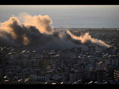 Fonte Libano, raid israeliani vicino all'aeroporto Beirut