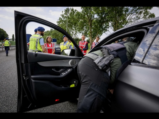 Ue, l'Olanda reintroduce controlli ai confini per 6 mesi