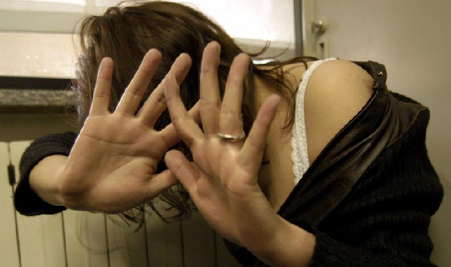 «Era geloso e violento: avevo paura di morire»