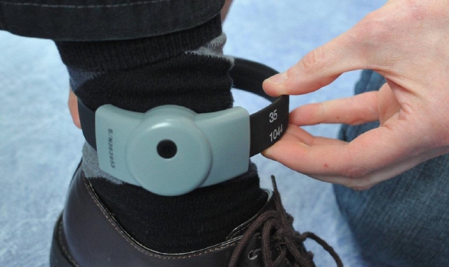 Si avvicina alla ex, preso grazie al braccialetto elettronico