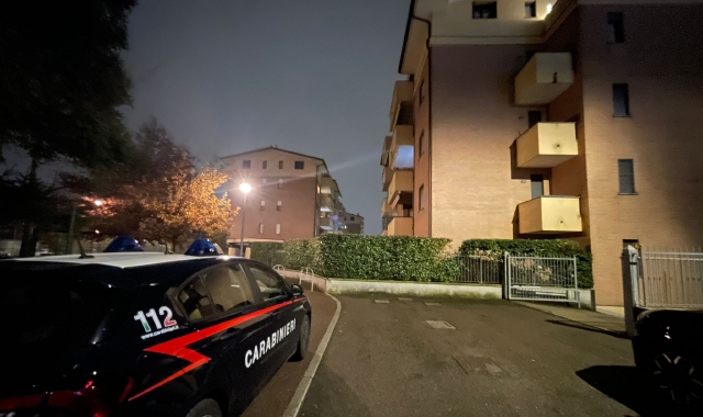 I carabinieri allertati in serata dai proprietari di casa  (foto Blitz)