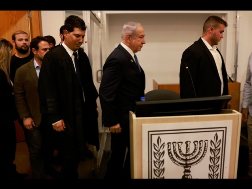 Netanyahu arriva in tribunale per processo per corruzione