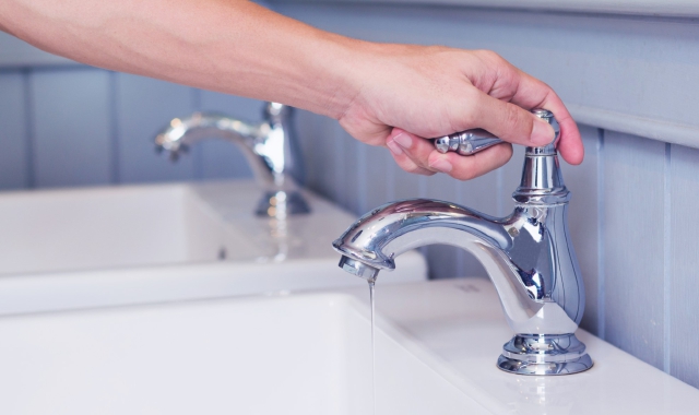 Il guasto ha causato perdite di acqua (foto Archivio)