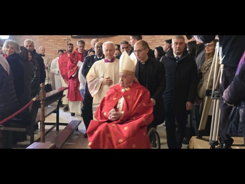 Il Papa ha aperto la Porta Santa al carcere di Rebibbia