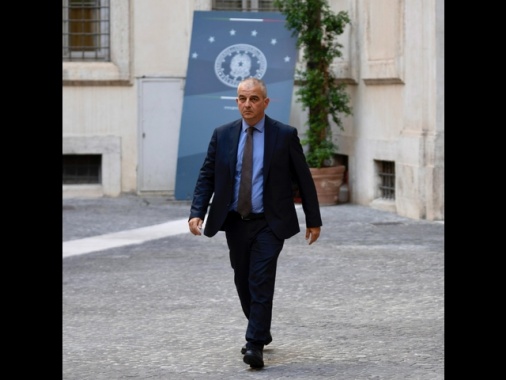 Fazzolari, sul terzo mandato valutiamo di impugnare legge
