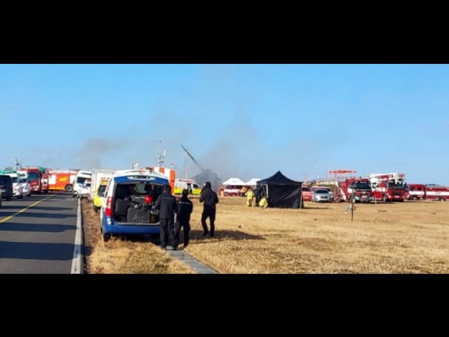 Corea del Sud, almeno 47 i morti nello schianto aereo