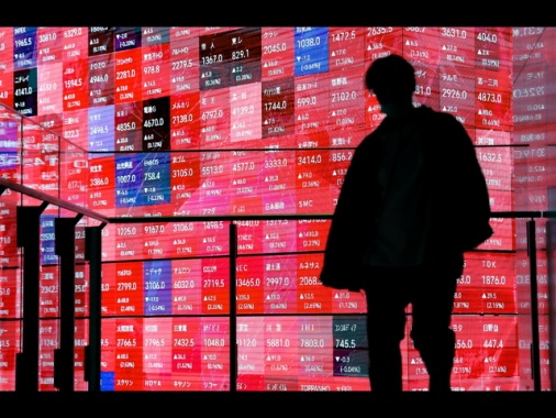 Borsa: Asia contrastata in vista del Capodanno, Tokyo -0,96%