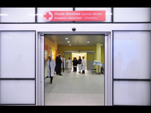 Trova pistola e parte un colpo, gravissima bimba di 7 anni