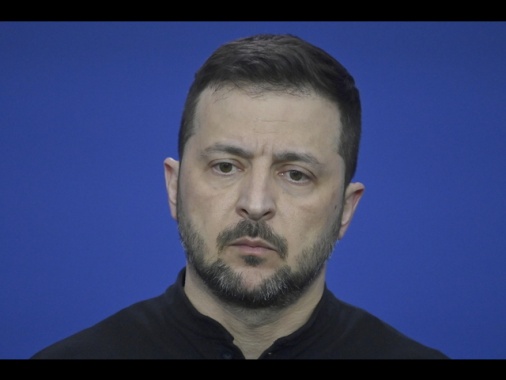 Zelensky, più sanzioni su fornitura componenti stranieri a Mosca