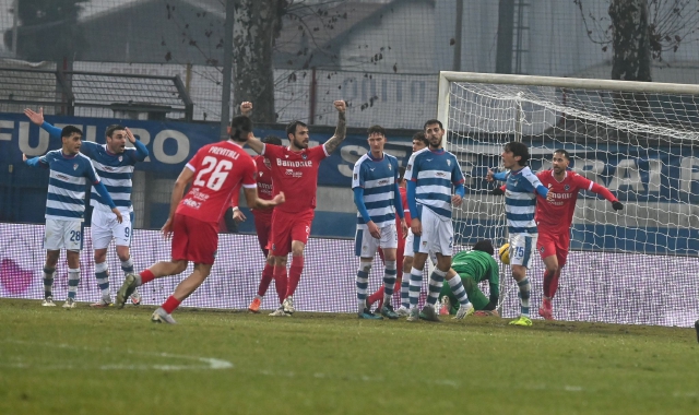 Il gol dell’1-1 di Stuckler (foto Domenico Ghiotto, Blitz)