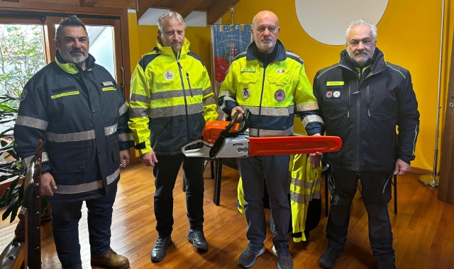 Caronno, la solidarietà dopo il furto alla ProCiv