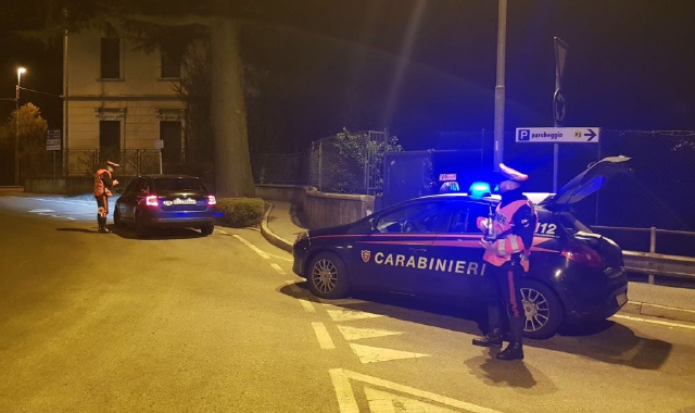 Controlli dei carabinieri sulle strade  (foto Archivio)