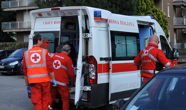Sul posto la Croce rossa di Legnano (foto Archivio)