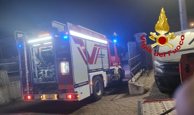 Fiamme in cucina, evacuata pizzeria