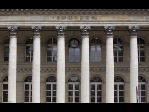 Borsa: l'Europa apre contrastata, Parigi +0,99%, Londra -0,02%