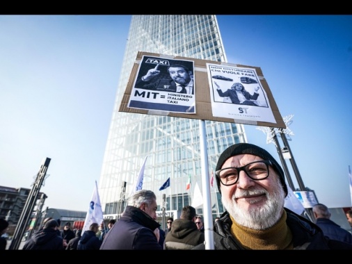 Il Tar sospende parte del decreto su foglio registro per gli Ncc