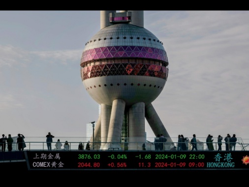 Borsa: Shanghai apre a +0,44%, Shenzhen a +0,75%