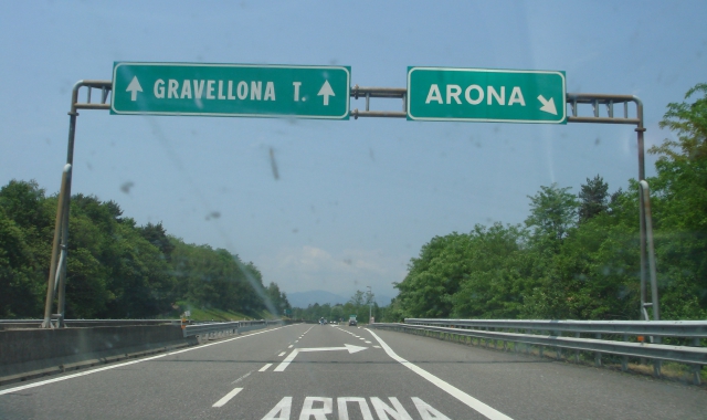 Arona, chiusure in autostrada