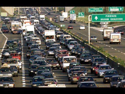 Stabile il mercato dell'auto in Europa, +0,8% nel 2024