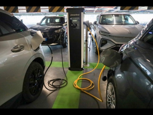 Esauriti tutti gli Ecobonus auto, anche per le ibride plug-in