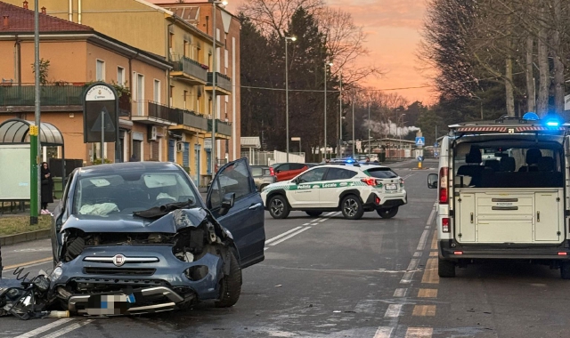 Auto contro albero, alba di paura a Gallarate