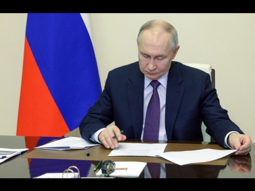 Putin, 'pronto a negoziati diretti con Trump sull'Ucraina'