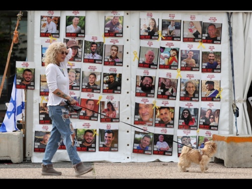 Media, 'Hamas viola l'accordo ma Israele accetta lista ostaggi'