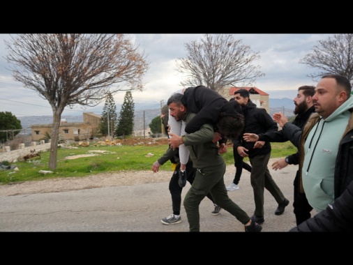 Beirut, salgono a 15 le vittime nel fuoco israeliano a sud