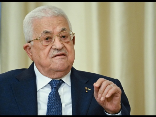 Abu Mazen telefona a terrorista liberato, shock in Israele