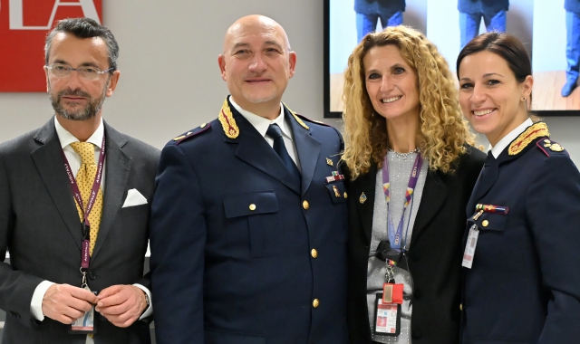 A Malpensa il saluto al commissario capo Giuseppe Buffardeci (foto Angelo Puricelli - Agenzia Blitz)