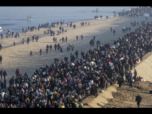 Idf vigila su palestinesi in viaggio verso nord di Gaza