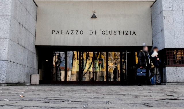 Domani a Como la prima udienza di comparizione delle parti al Tribunale civile. La donna rimasta ferita è di Varese  