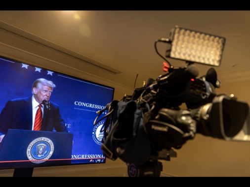 Usa, giudice blocca la sospensione dei fondi federali