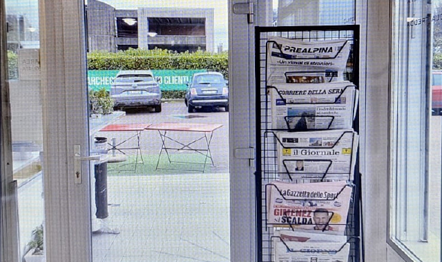 Benzina, caffè. E il giornale quotidiano