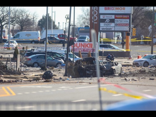 Schianto Philadelphia, un morto a terra e 19 feriti
